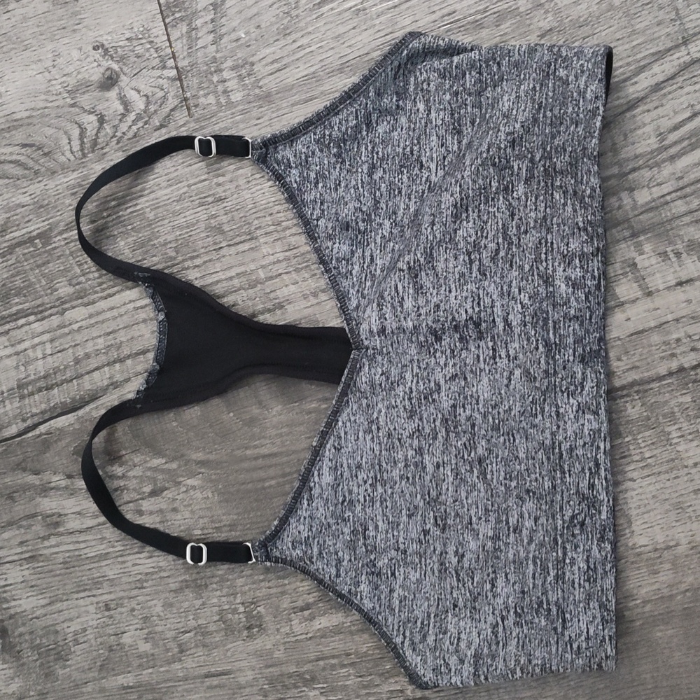 VICTORIA'S SECRET VS SPORTS BRA